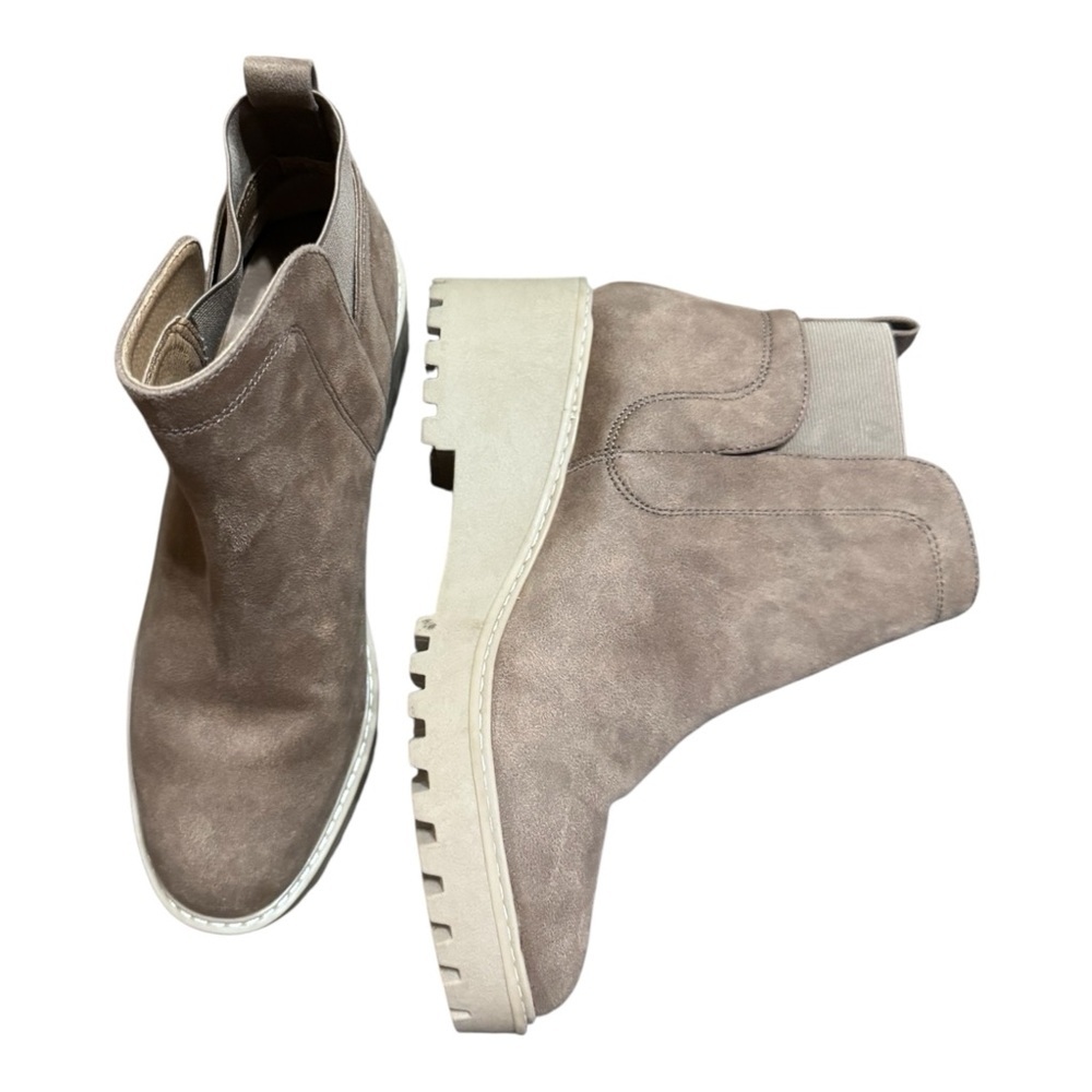 Dolce Vita Rango Ankle Boots Size 10 Taupe Suede Lug Sole Chelsea Wedge - Picture 5 of 9